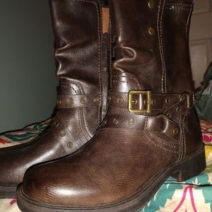 woman's leather boots
